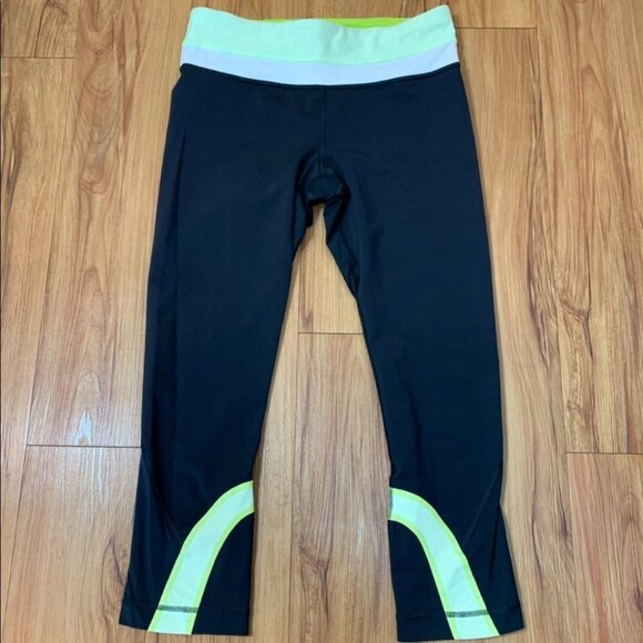 Lululemon Run: Inspire Crop II Black & Green - Picture 6 of 16